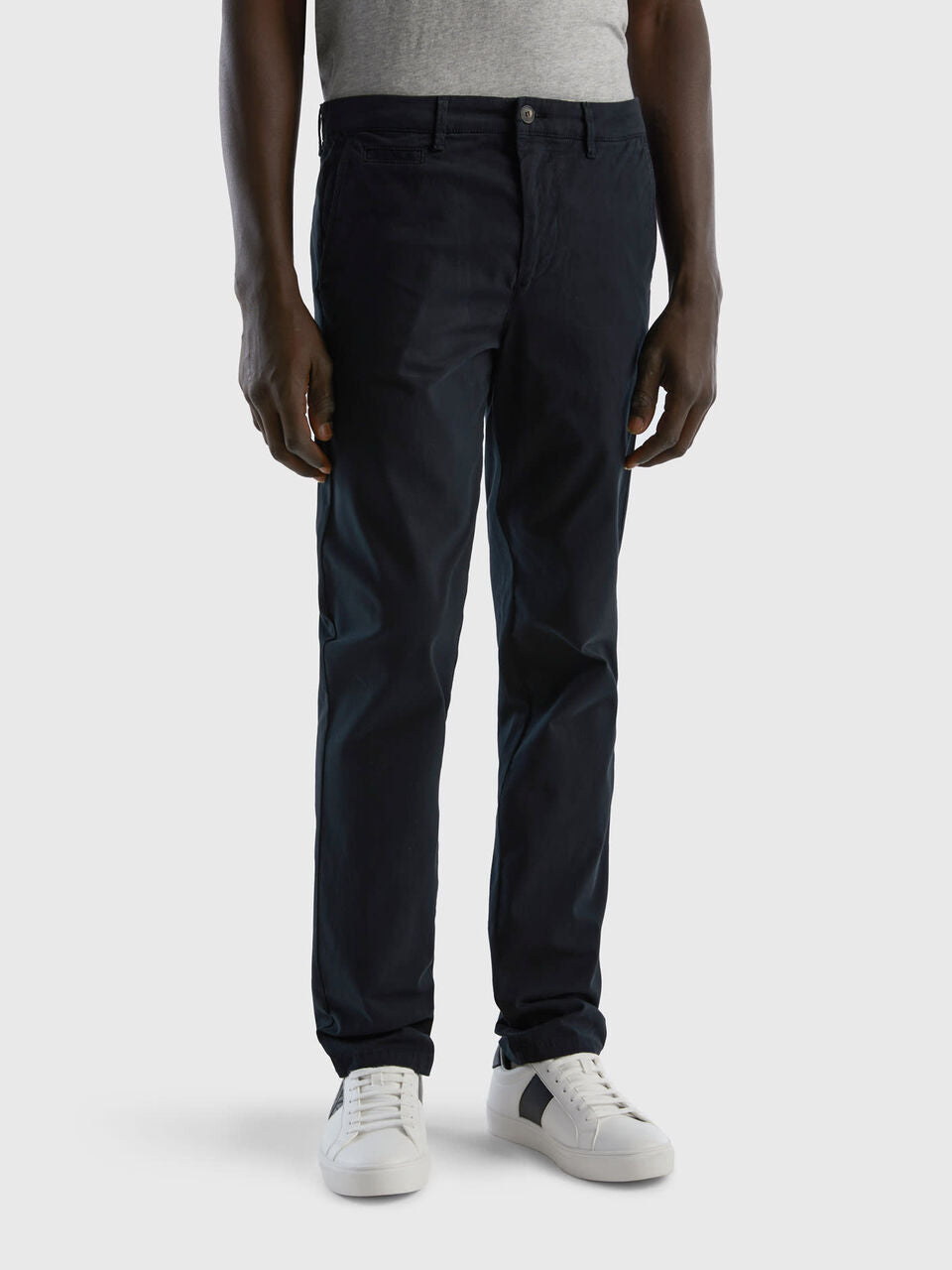 BLACK SLIM FIT CHINO