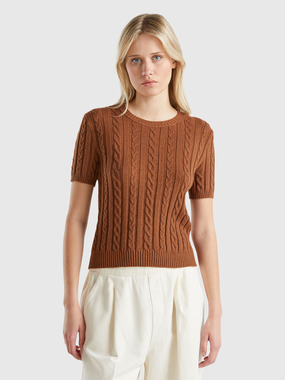 FLOWY SWEATER WITH SHORT SLEEVES