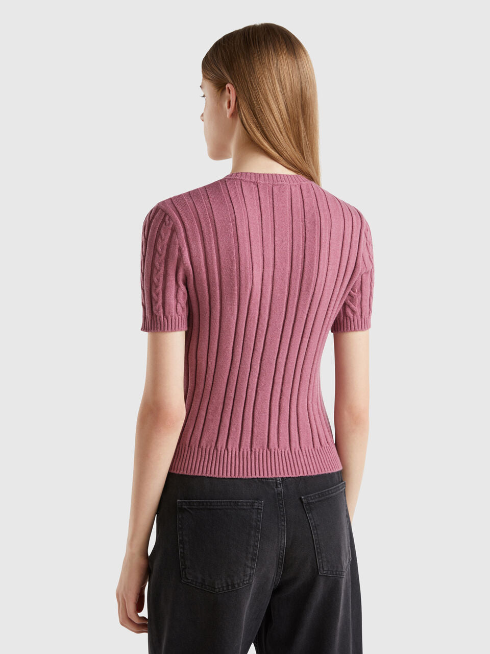 FLOWY SWEATER WITH SHORT SLEEVES