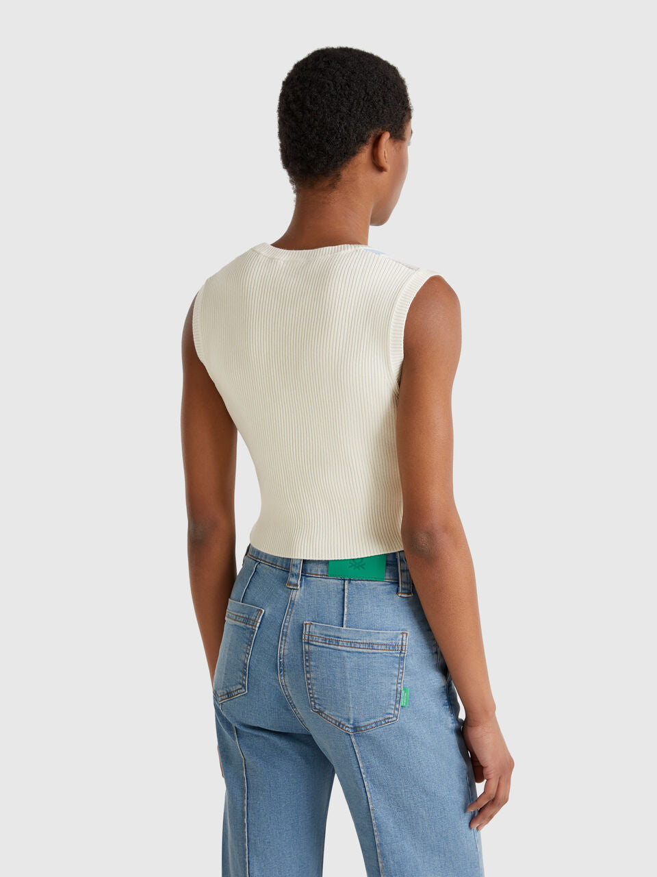 CROPPED VEST WITH DIAMOND INLAY