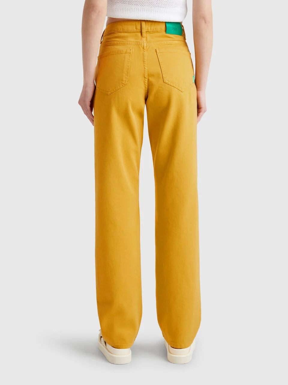 STRAIGHT LEG JEANS