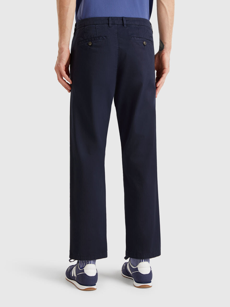 STRAIGHT FIT CHINOS