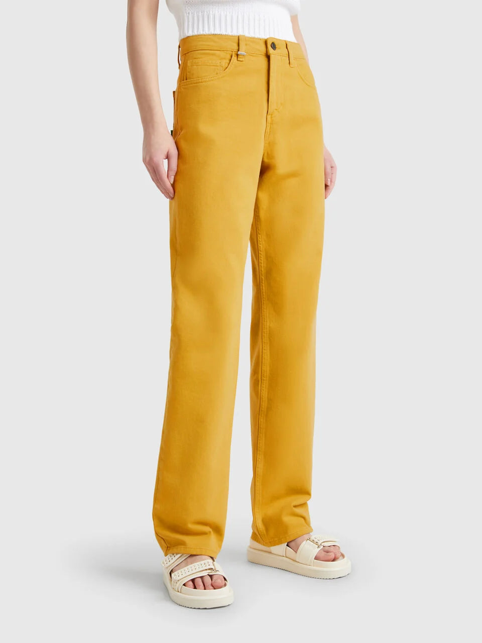 STRAIGHT LEG JEANS