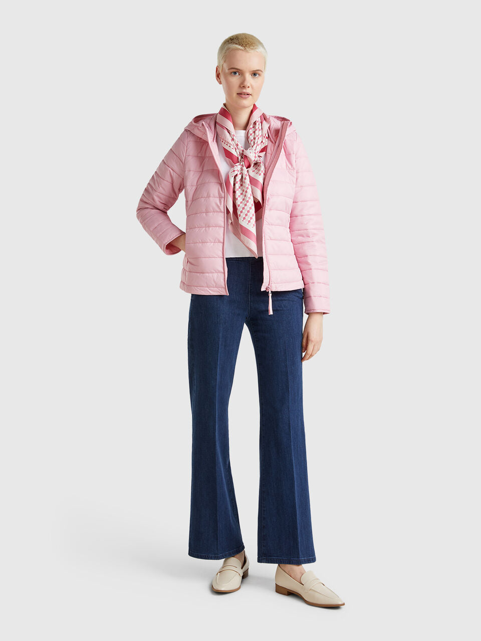 SLEEVELESS SLIM FIT JACKET WITH PADDING