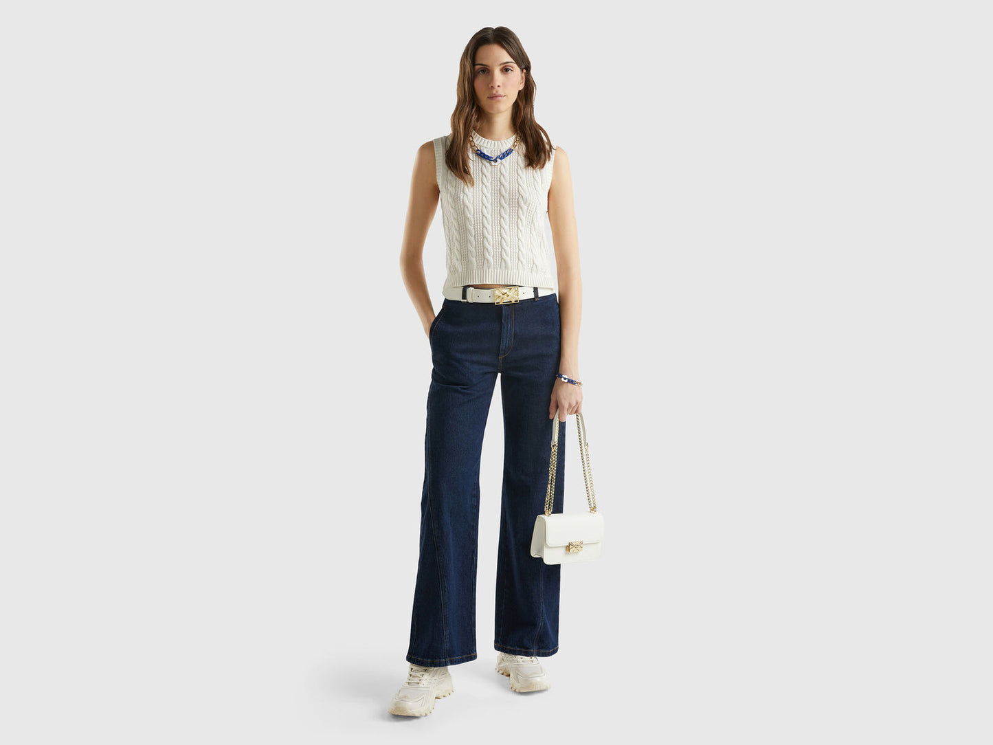 CROPPED CABLE KNIT VEST