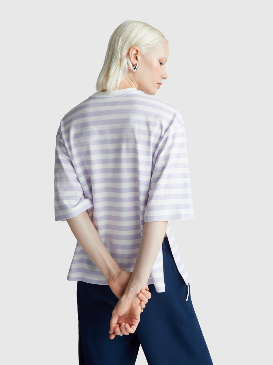 OVERSIZED STRIPED T-SHIRT