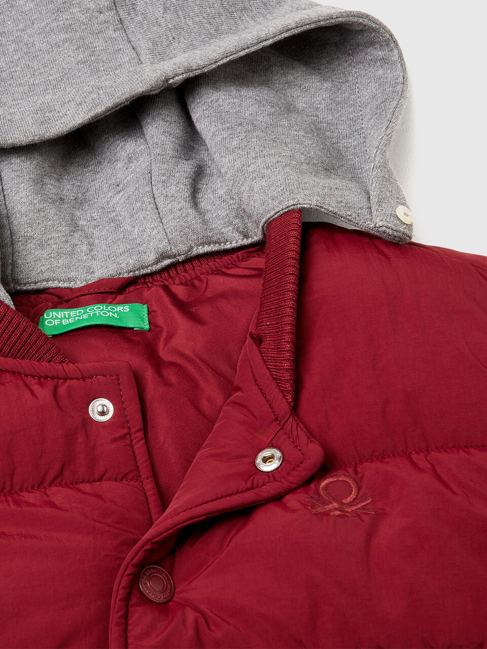 PADDED VEST WITH REMOVABLE HOOD