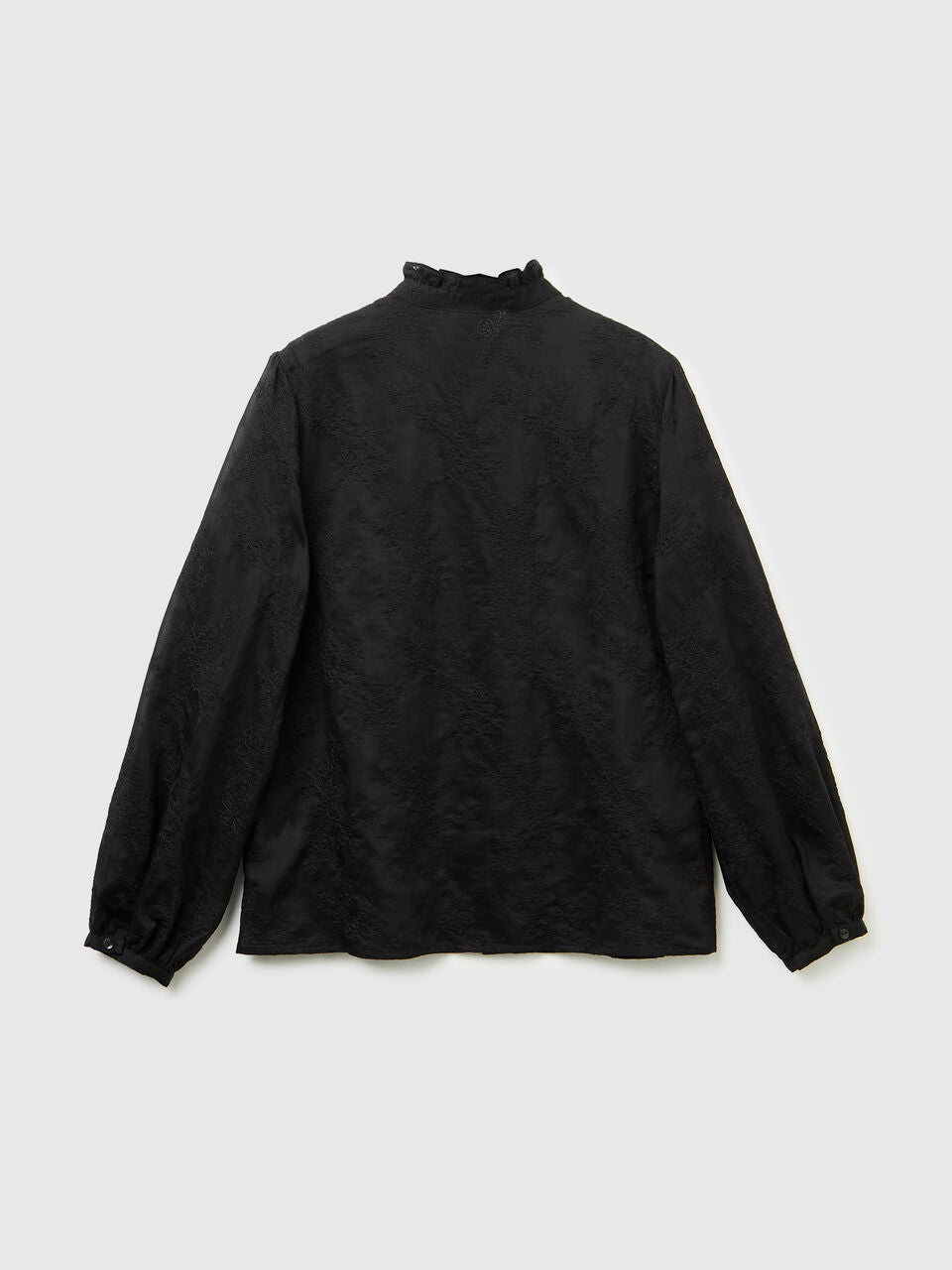 EMBROIDERED BLOUSE WITH RUFFLED COLLARD