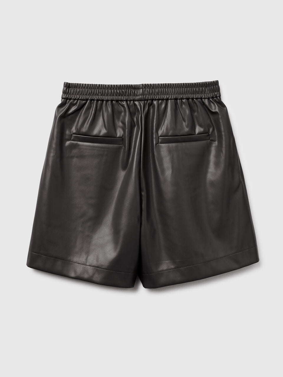 BERMUDAS IN IMITATION LEATHER