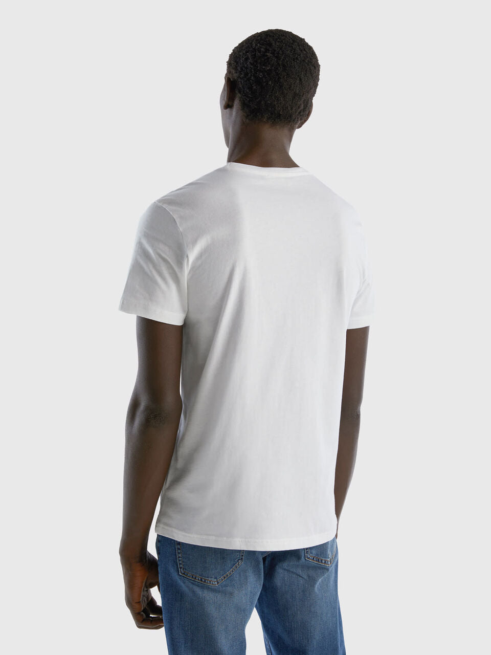 WHITE T-SHIRT