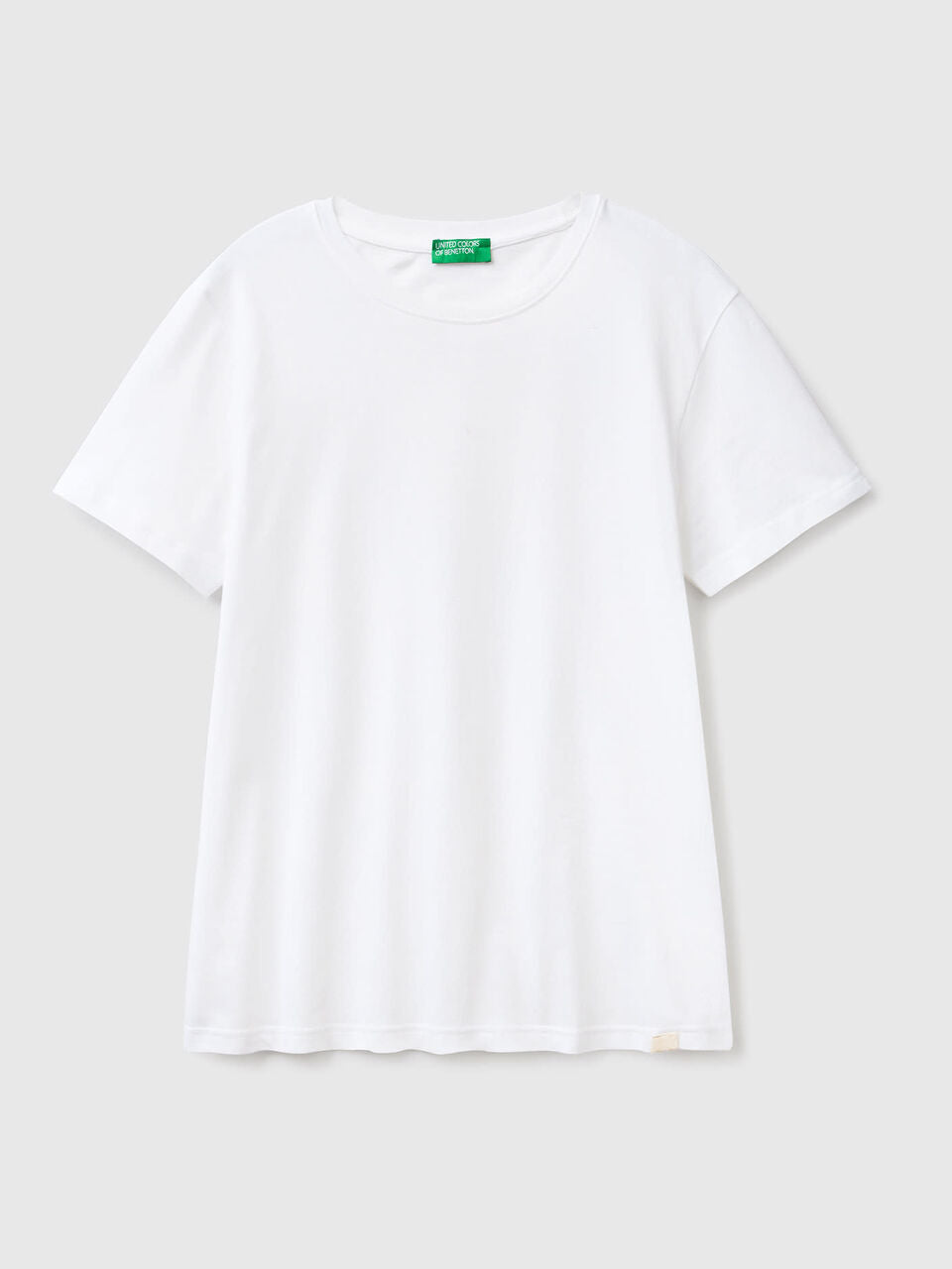 WHITE T-SHIRT