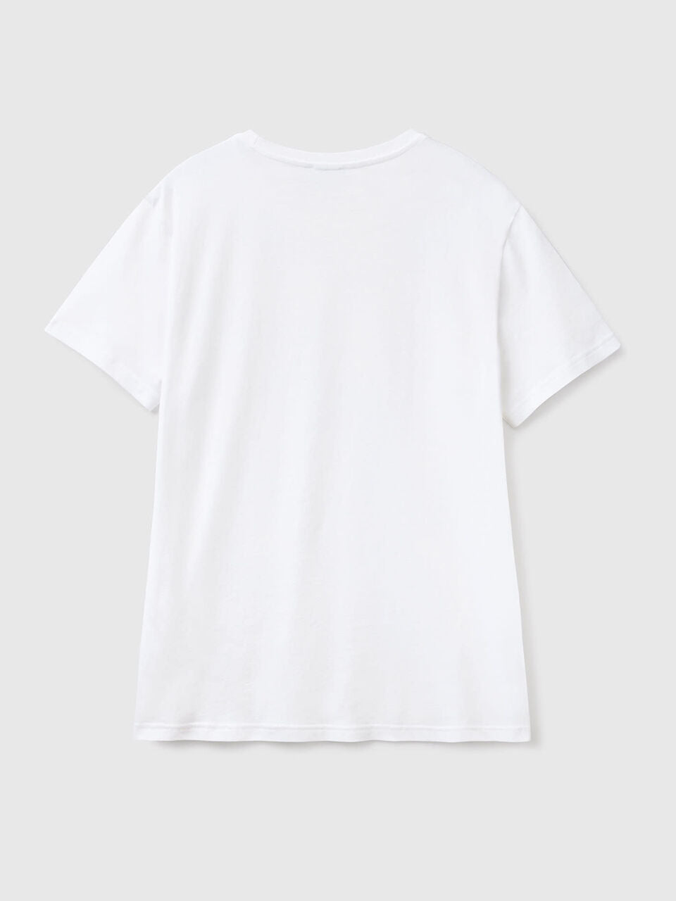 WHITE T-SHIRT
