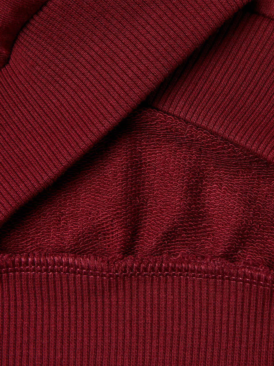 SWEATSHIRT © HARVARD UNIVERSITY