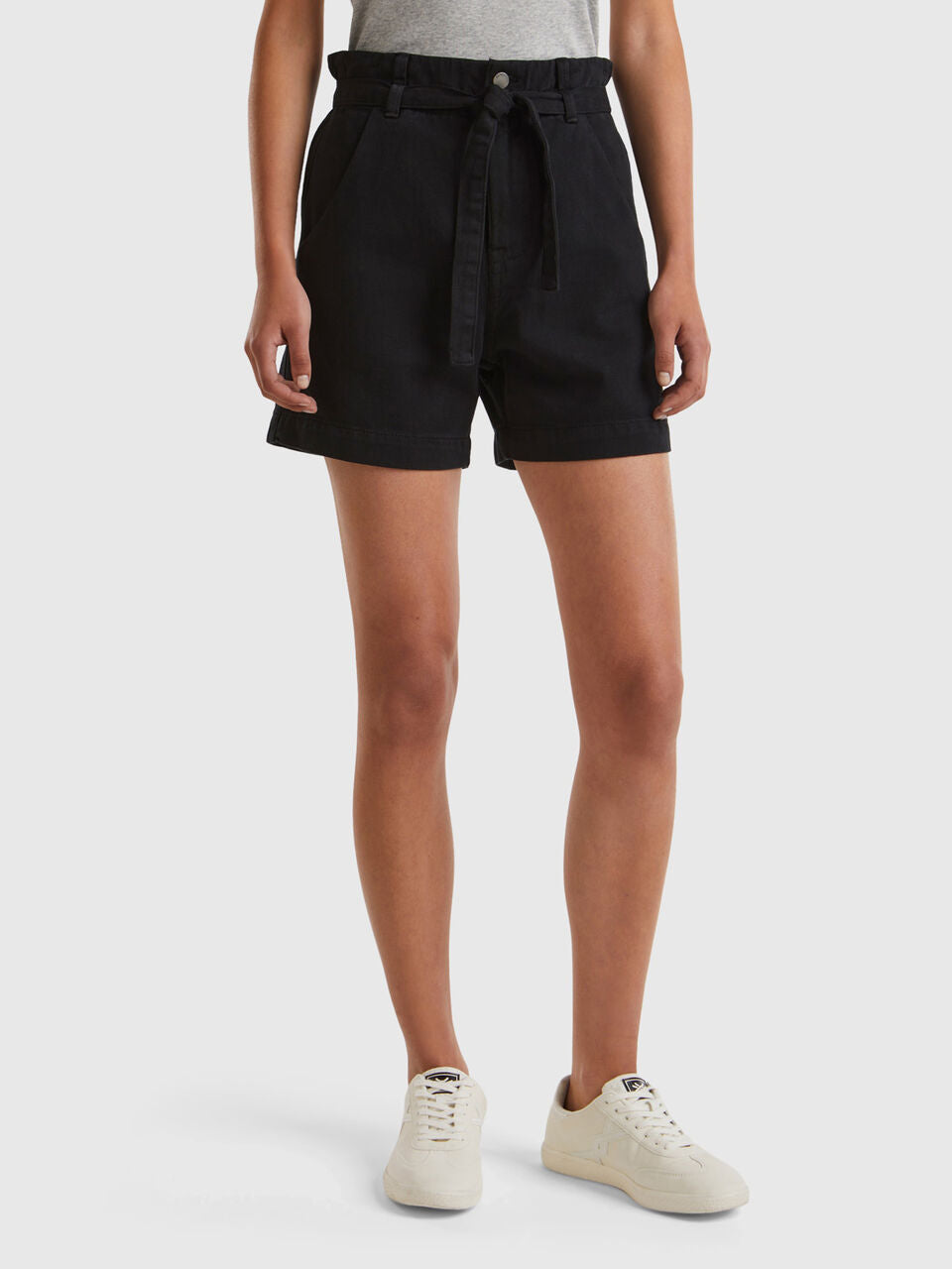 BERMUDAS WITH WIDE LEG