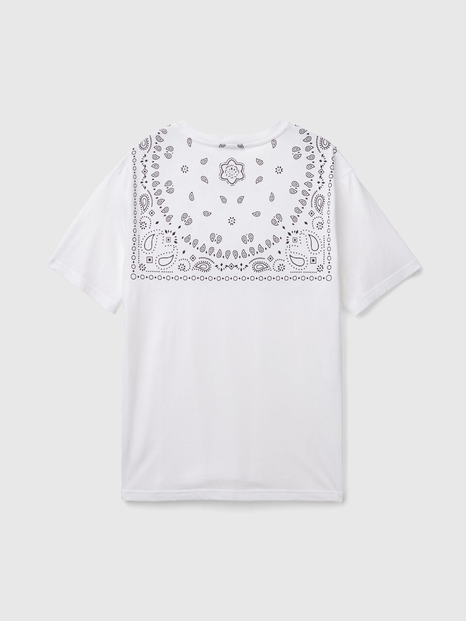 T-SHIRT WITH BANDANA PRINT