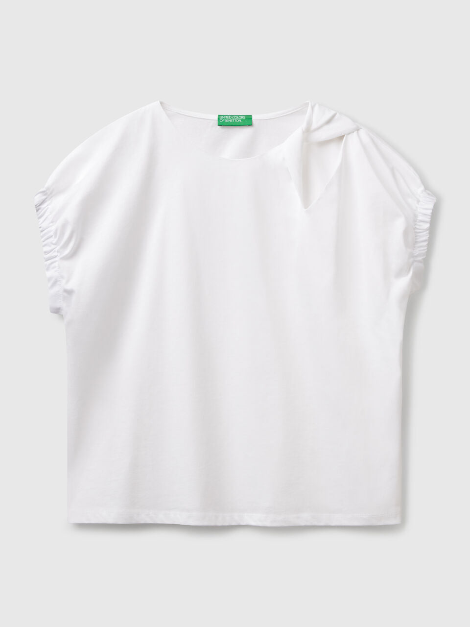 T-SHIRT WITH KNOT AND CUT-OUT