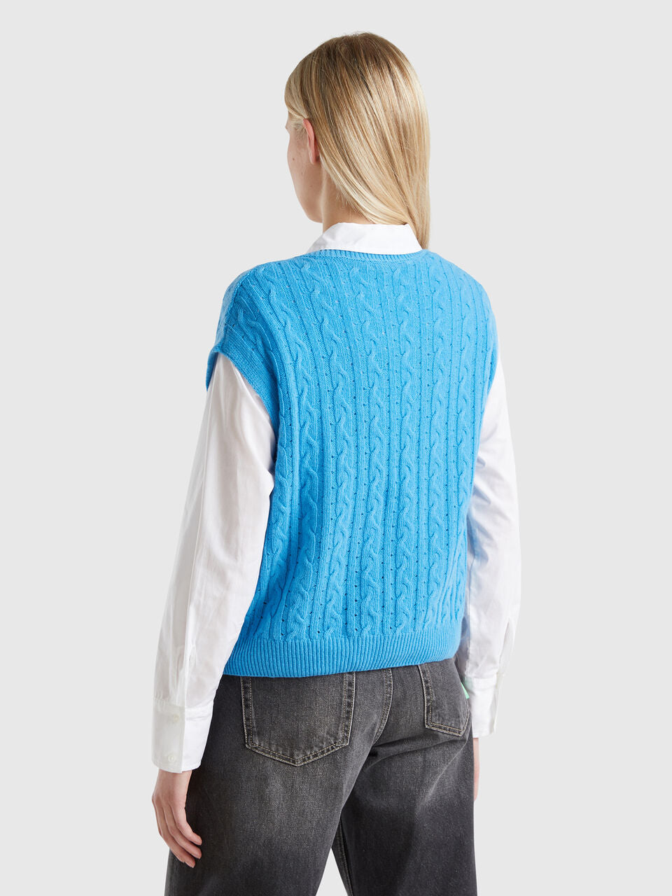 BOXY FIT VEST WITH CABLE KNIT AND PERFORATIONS