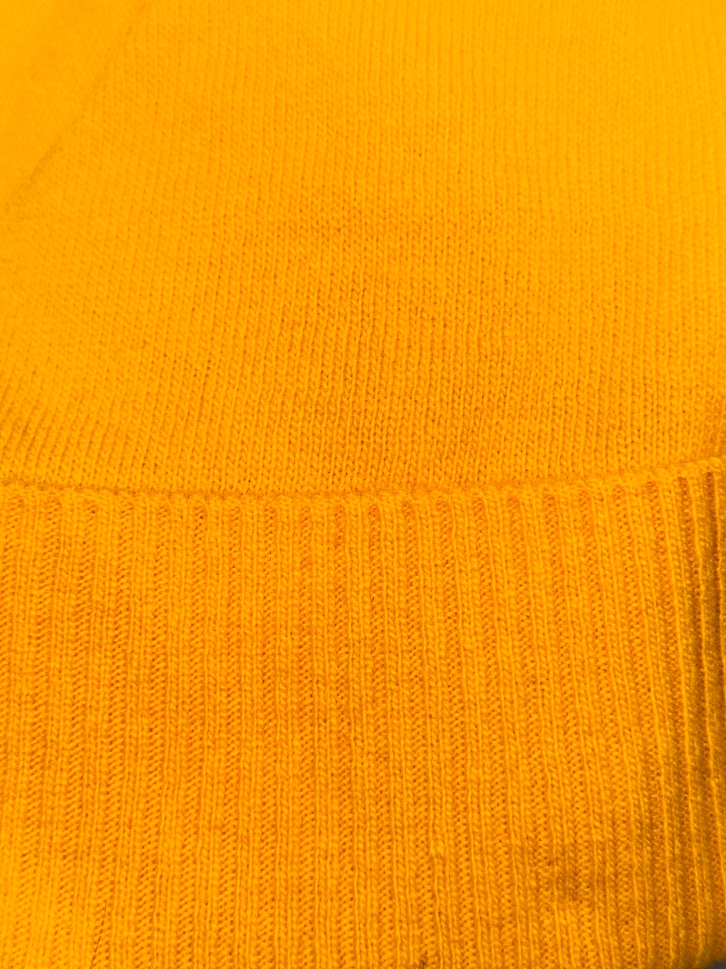 HAT IN PURE MERINO WOOL