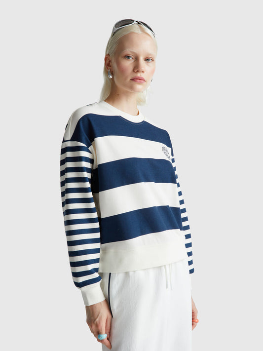 STRIPED ROUND NECK SWEATSHIRT