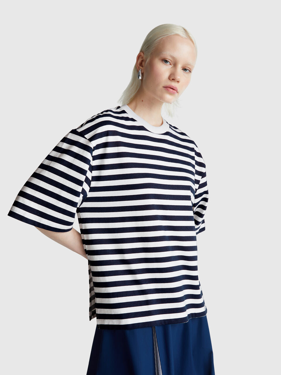 OVERSIZED STRIPED T-SHIRT