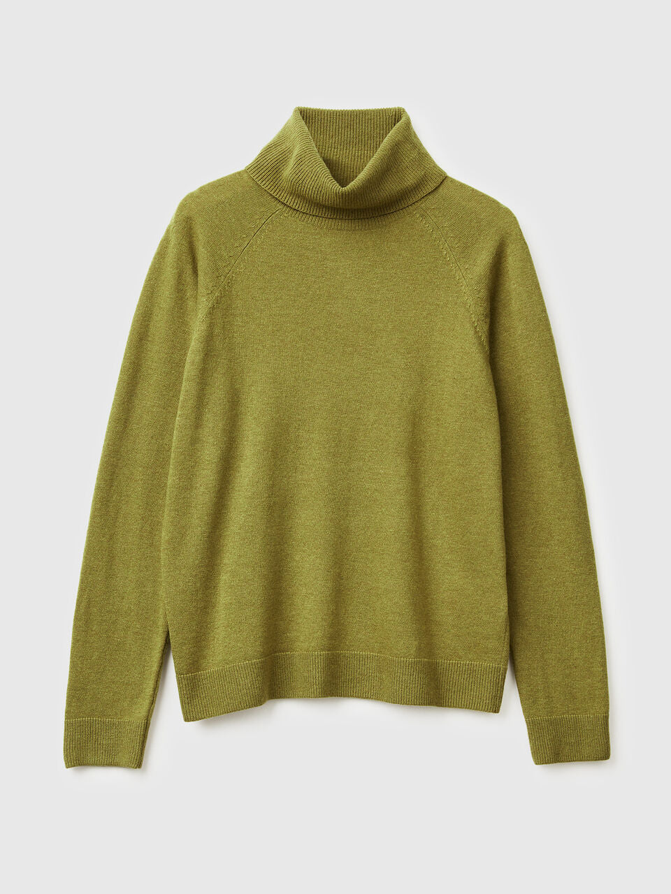 RED TURTLENECK SWEATER IN CASHMERE AND WOOL BLEND