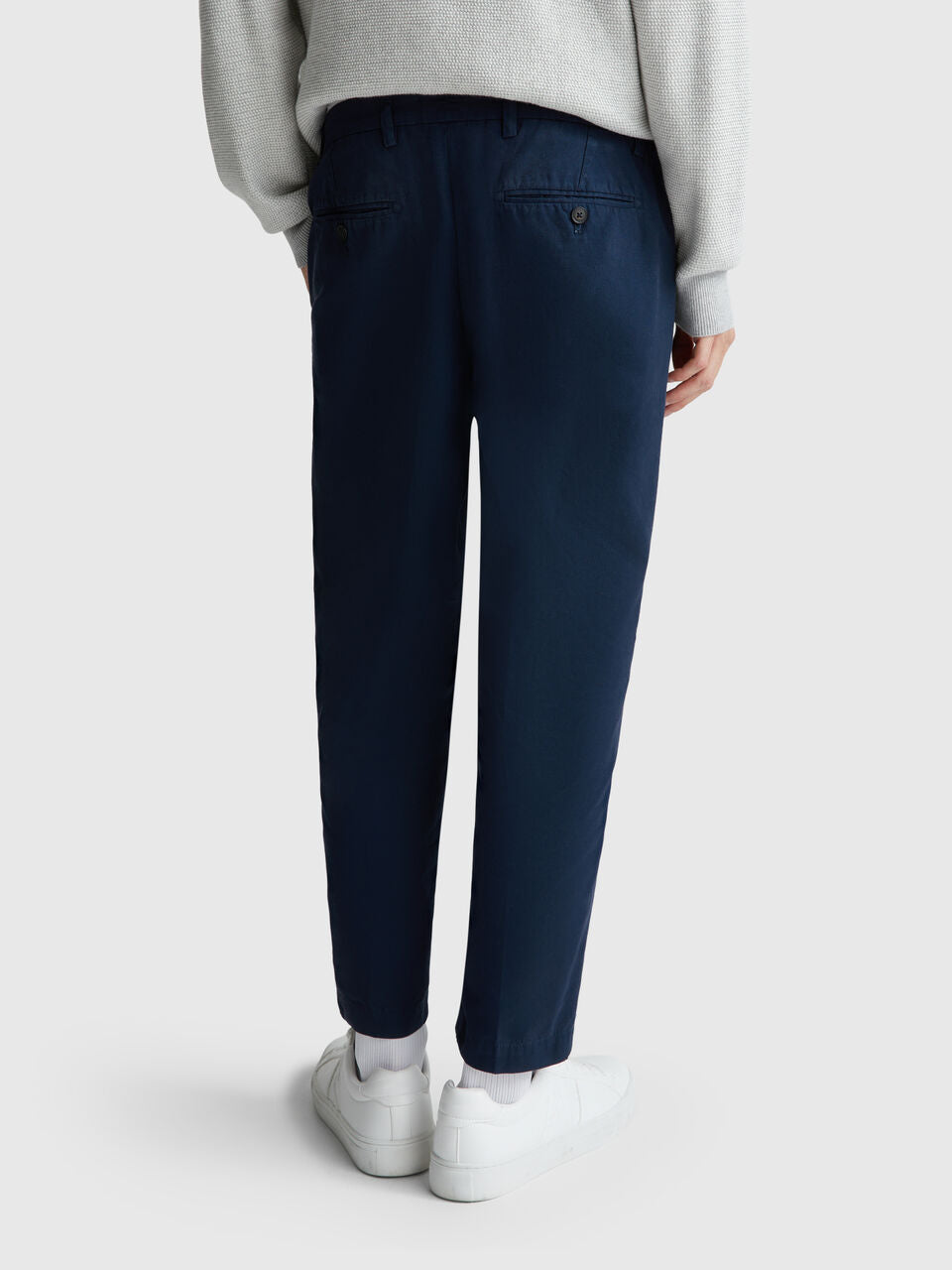 CARROT-CUT CHINO PANTS