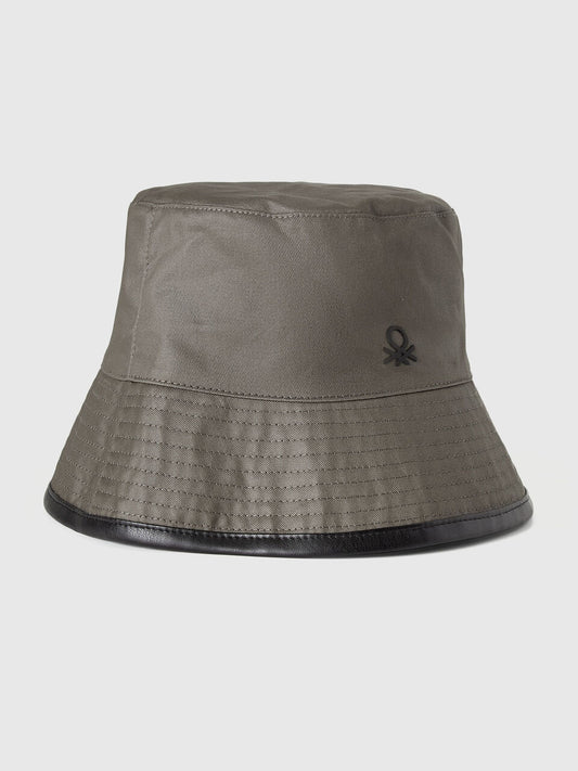 REVERSIBLE BUCKET HAT