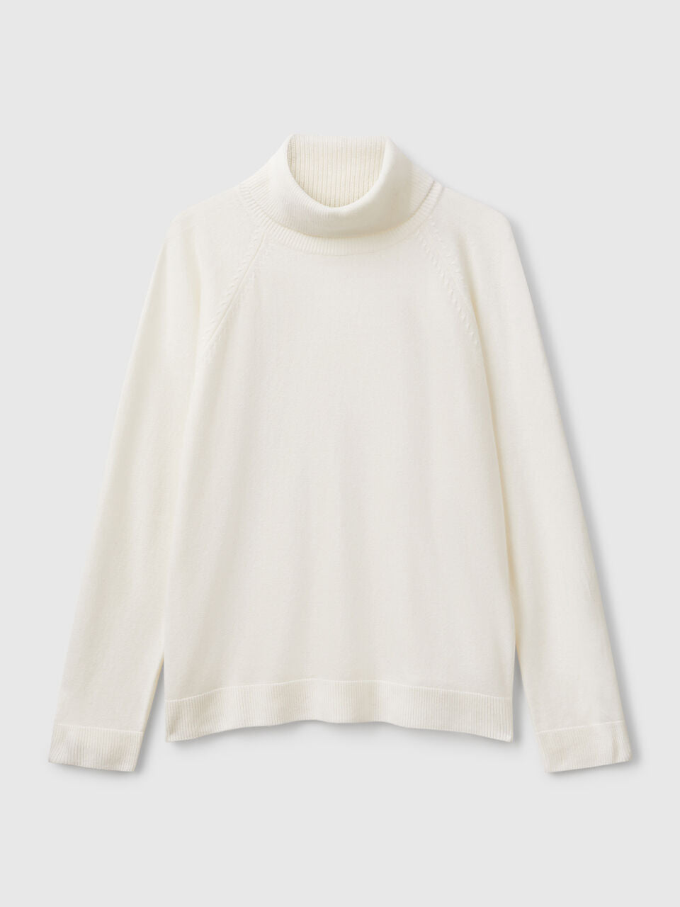 RED TURTLENECK SWEATER IN CASHMERE AND WOOL BLEND