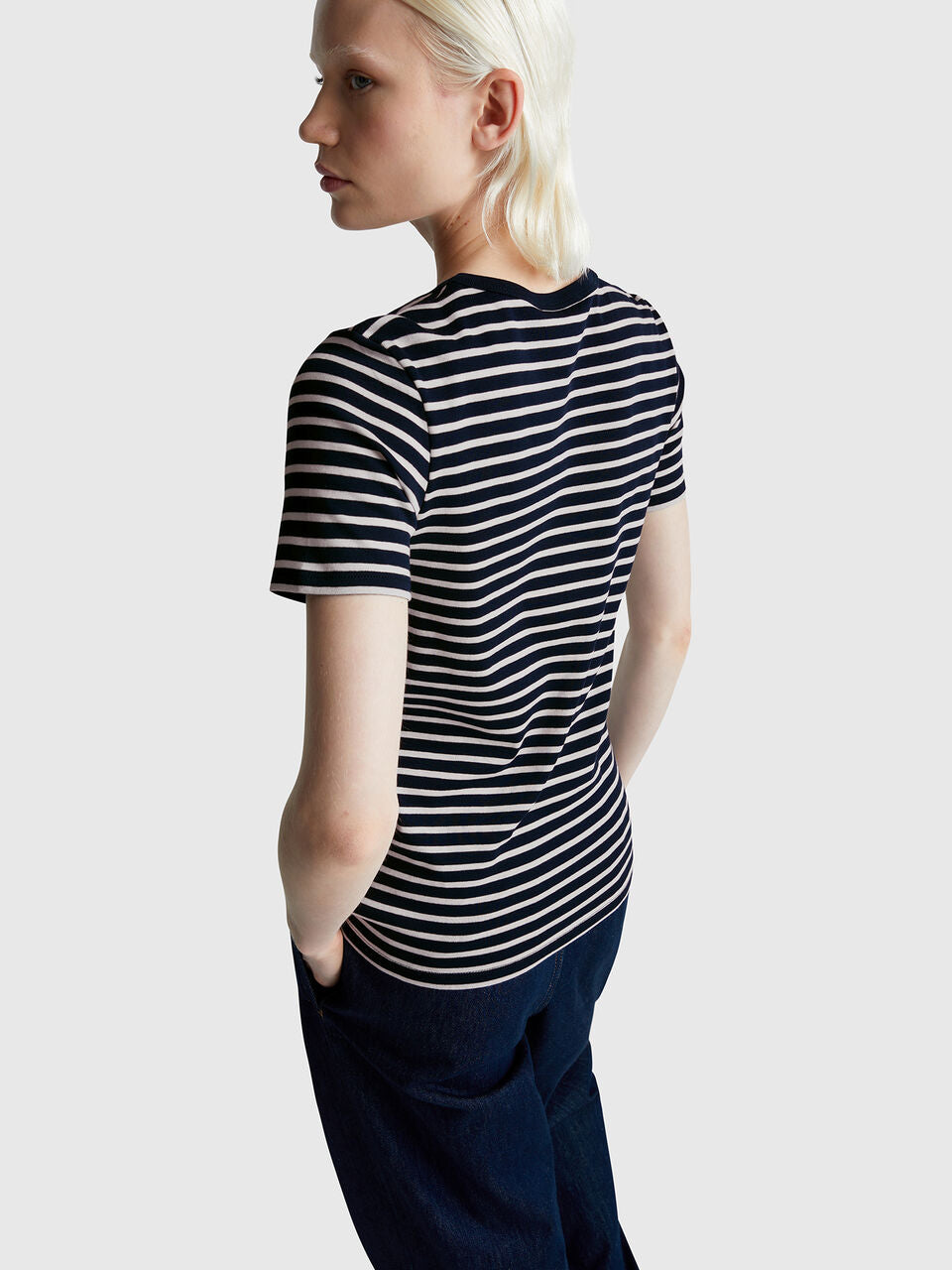 STRIPED T-SHIRT WITH ROUND NECK