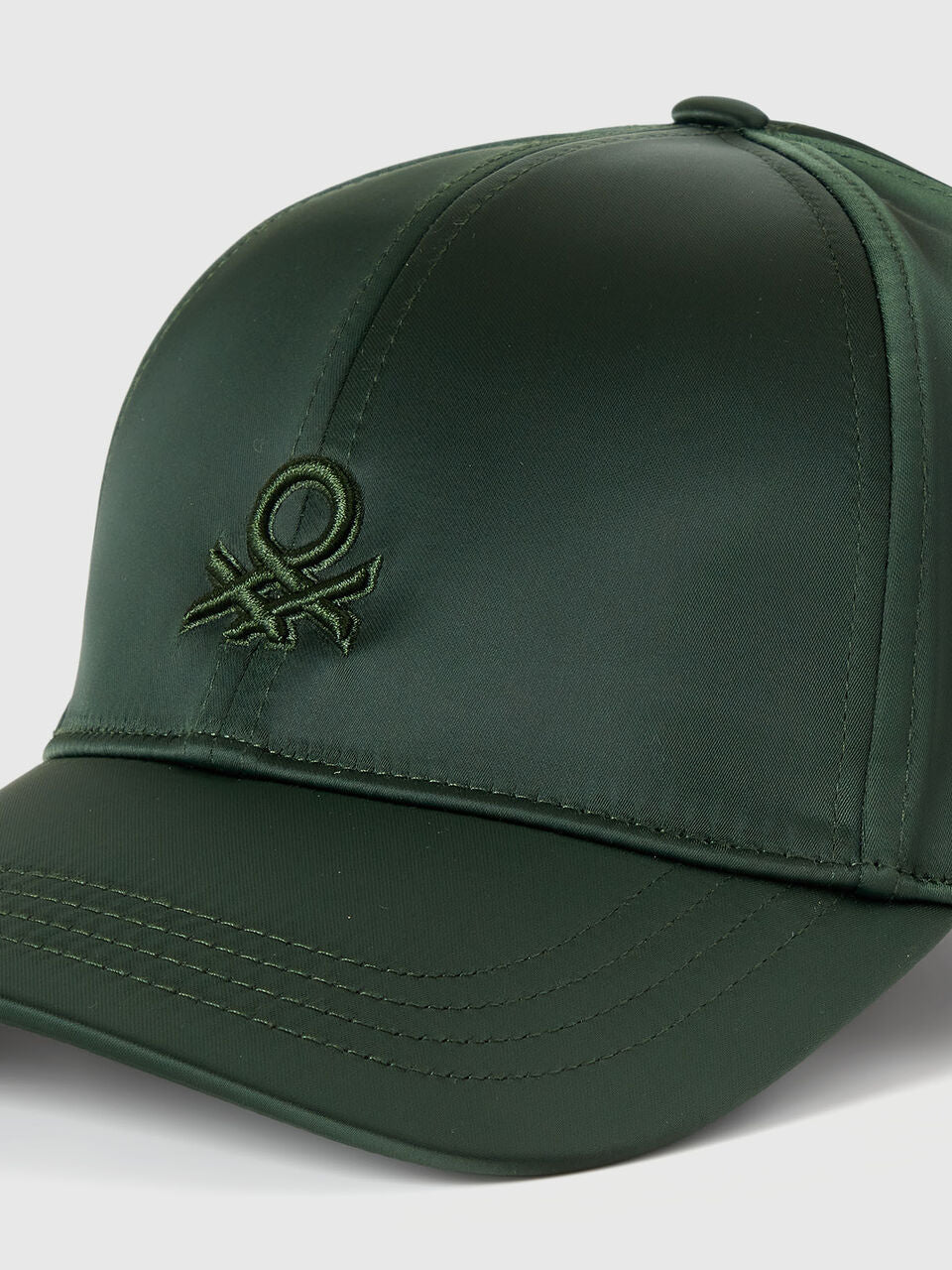 SATIN EFFECT BASEBALL CAP