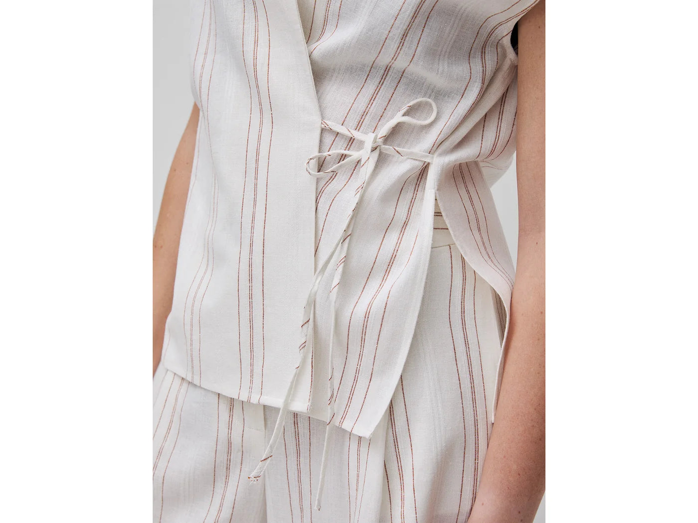LINEN BLEND WRAP BLOUSE