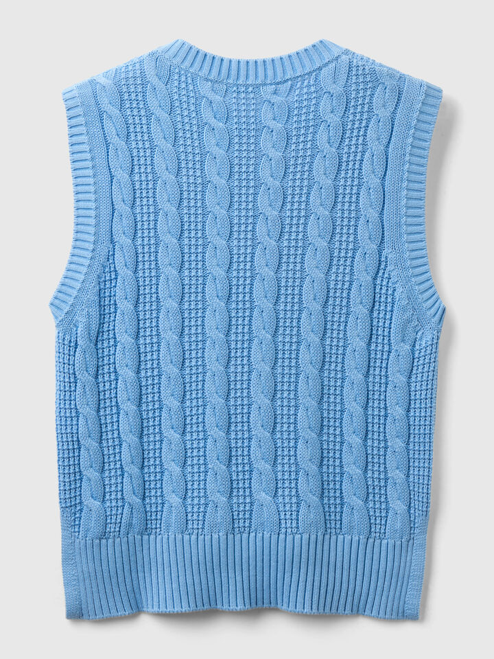 CROPPED CABLE KNIT VEST