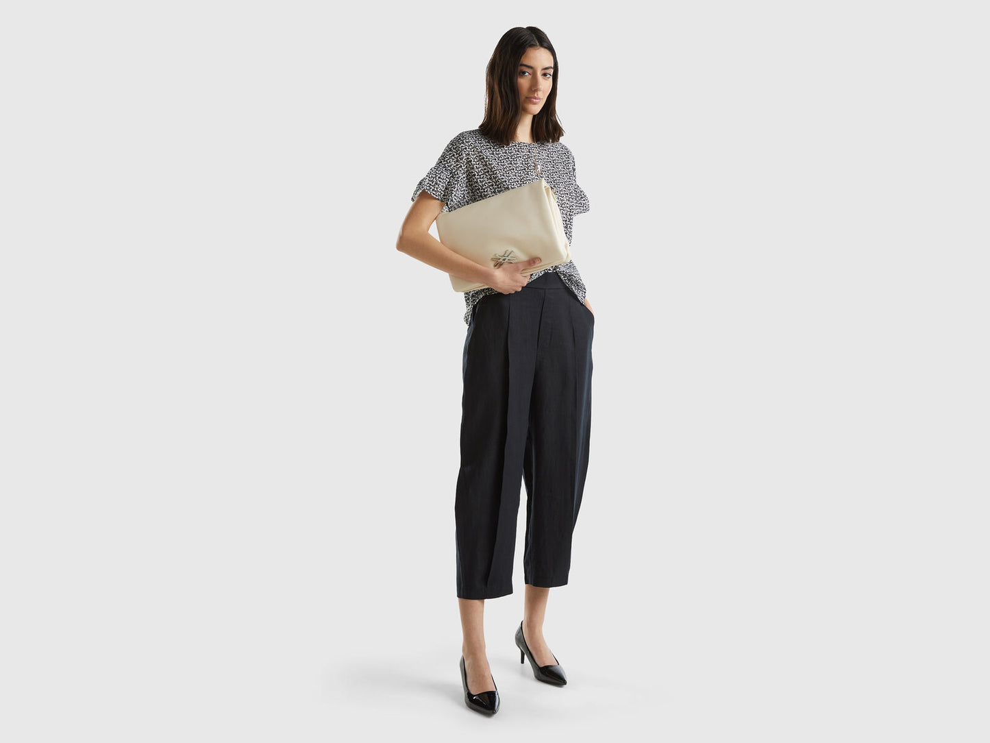 TROUSERS IN PURE LINEN