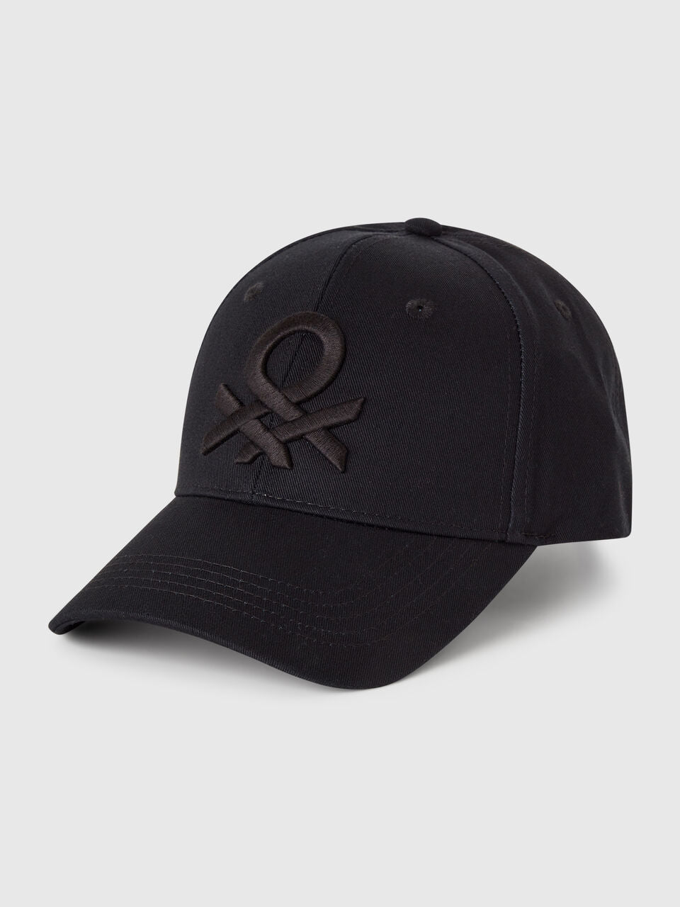 BASEBALL CAP WITH EMBROIDERED LOGO