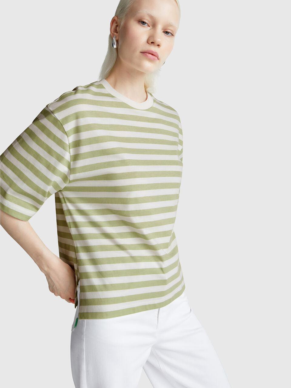 OVERSIZED STRIPED T-SHIRT