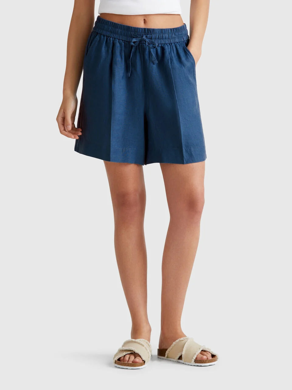SHORTS WITH DRAWSTRING IN PURE LINEN