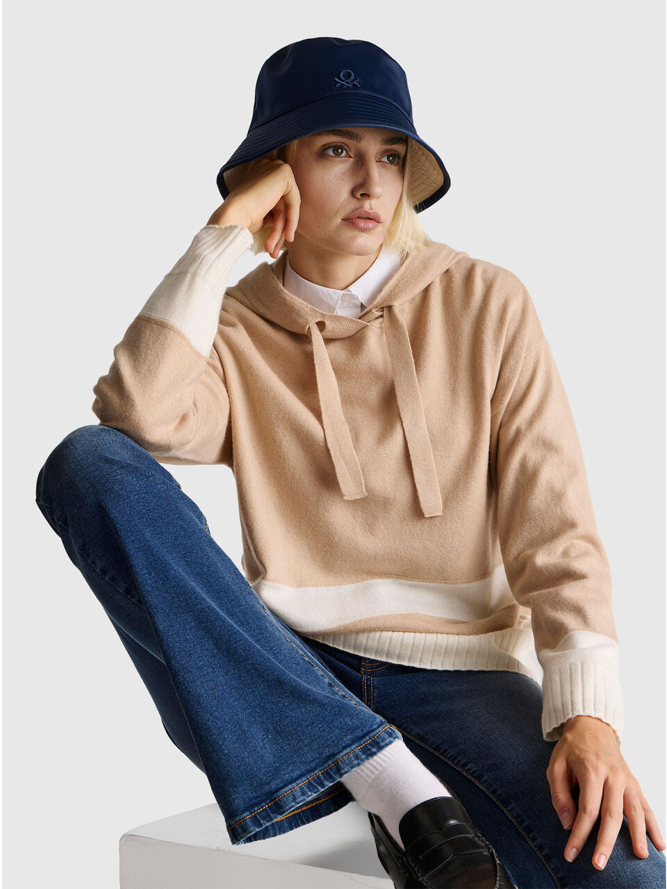 BLACK CASHMERE BLEND JERSEY WITH HOOD