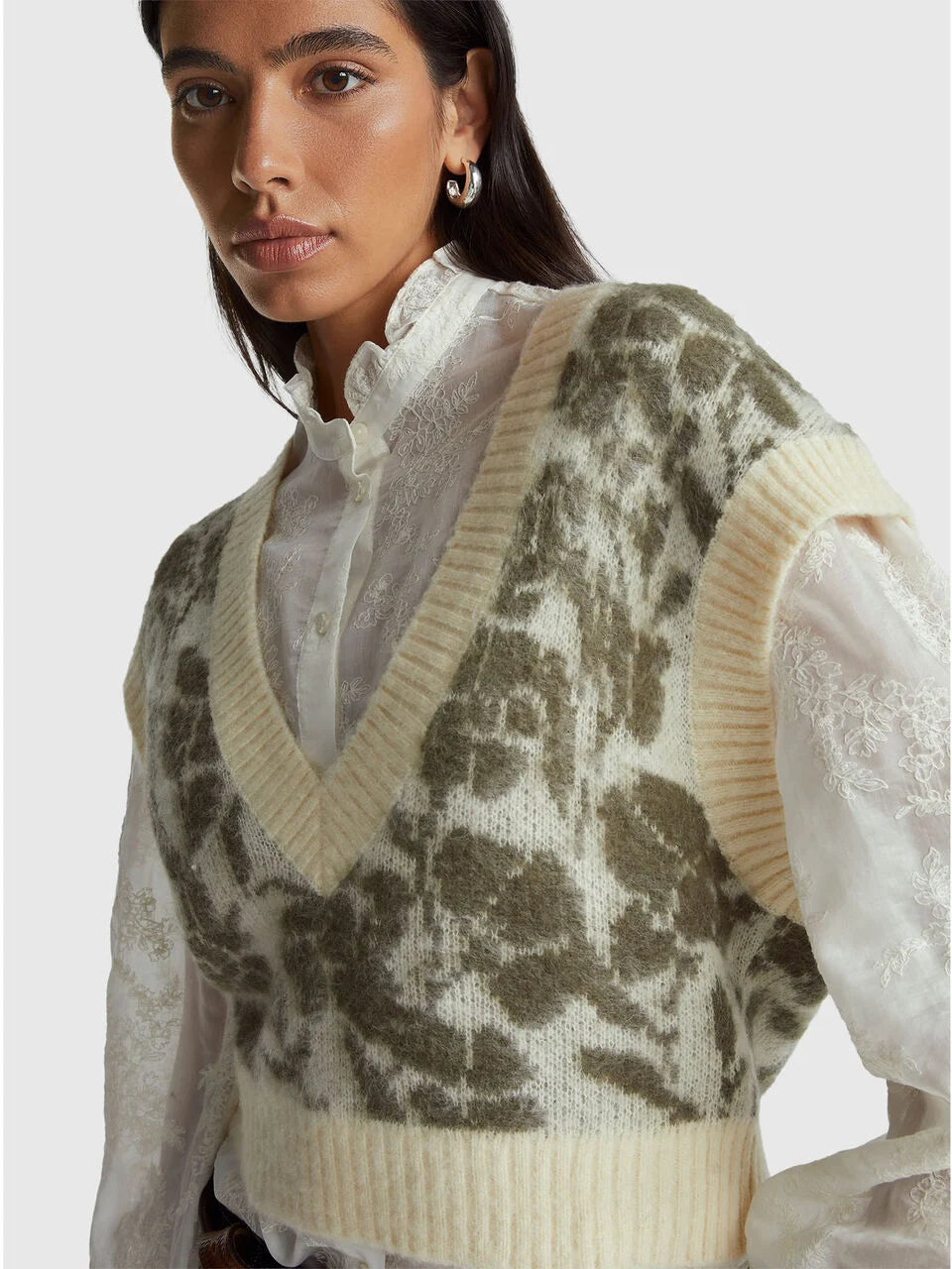 VEST WITH FLORAL PATTERN