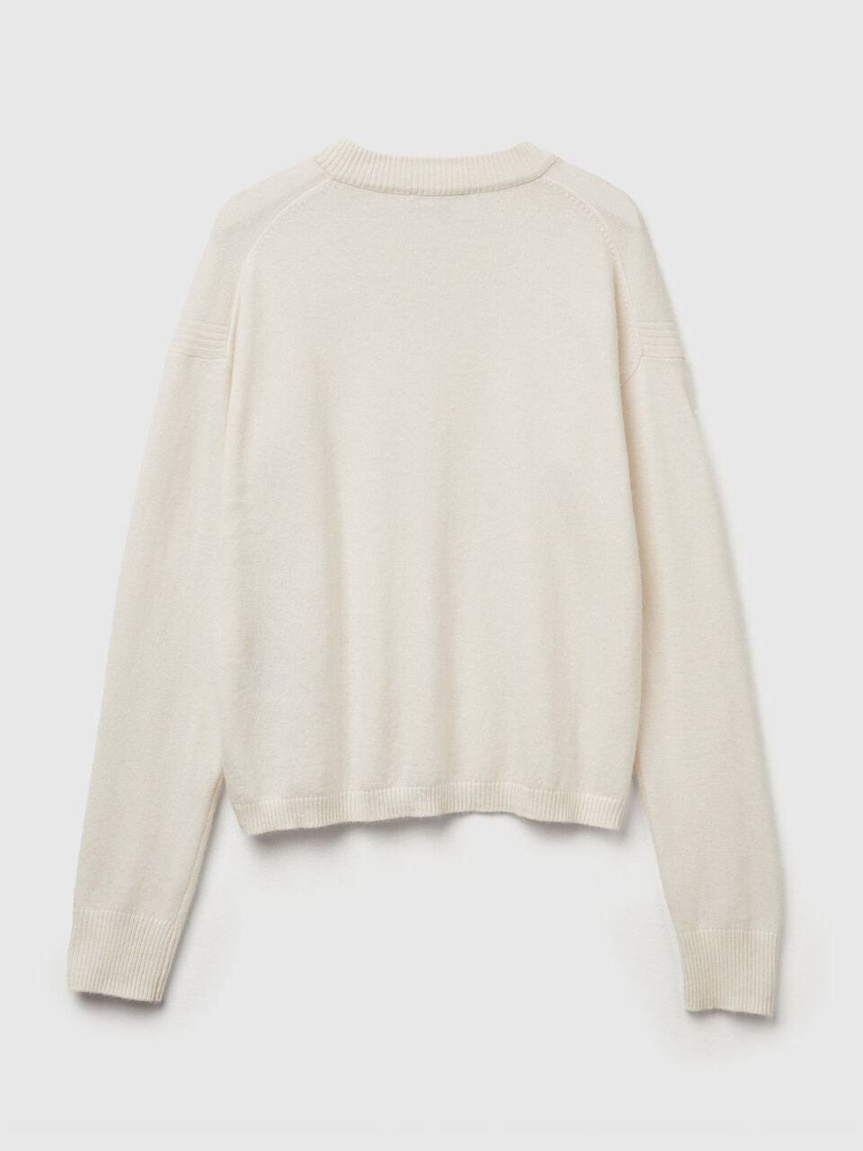 V-NECK SWEATER
