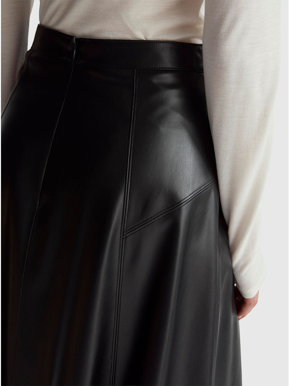 SKIRT IN IMITATION LEATHER