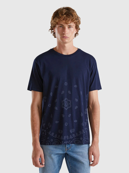 T-SHIRT WITH BANDANA PRINT