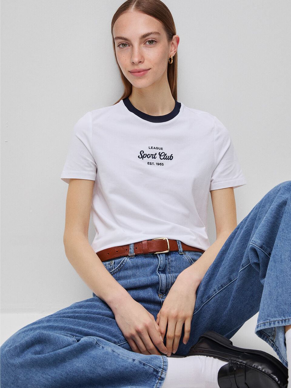 T-SHIRT WITH EMBROIDERED CREST