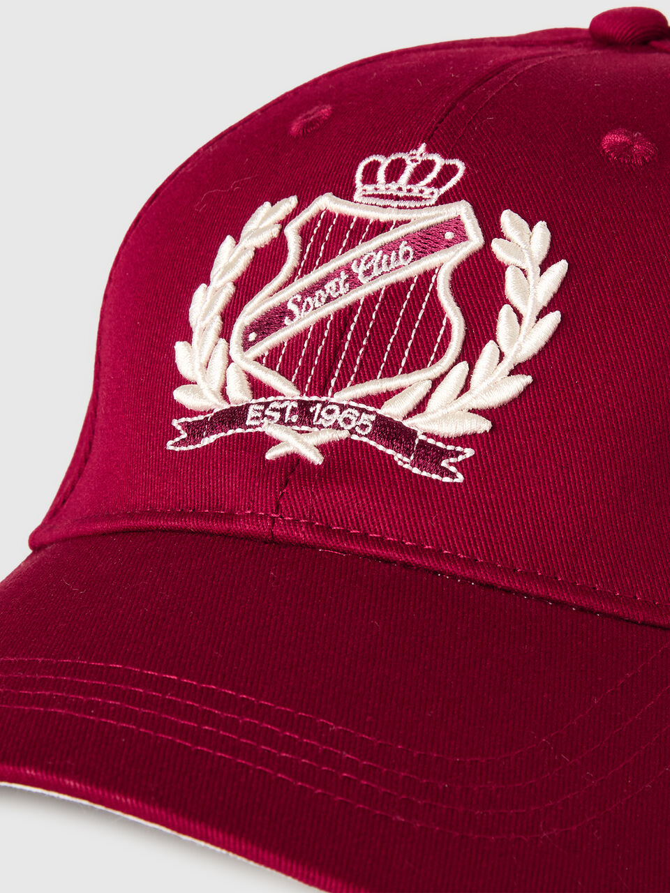 BASEBALL CAP WITH EMBROIDERY