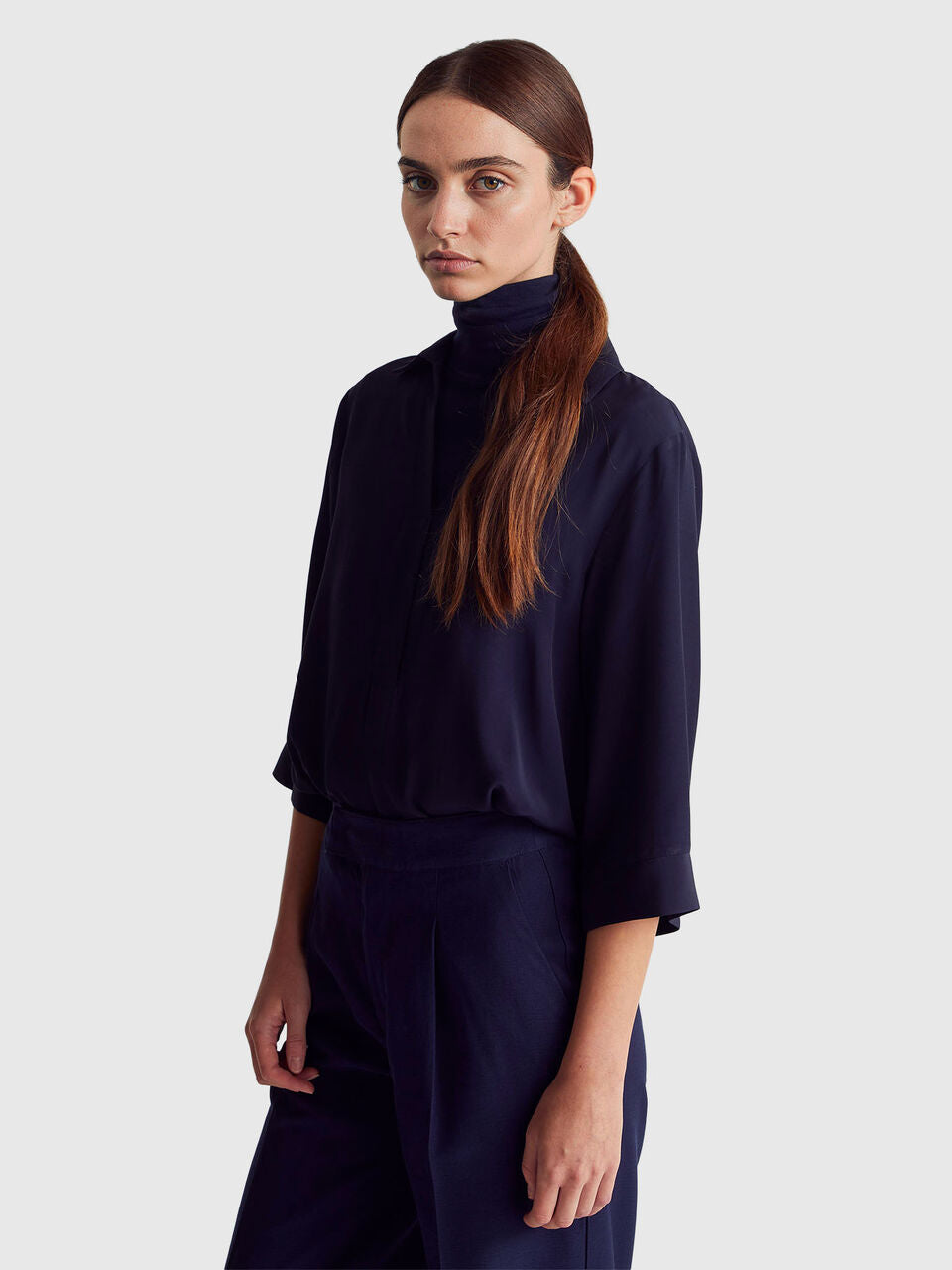 WIDE BLOUSE IN 100% VISCOSE