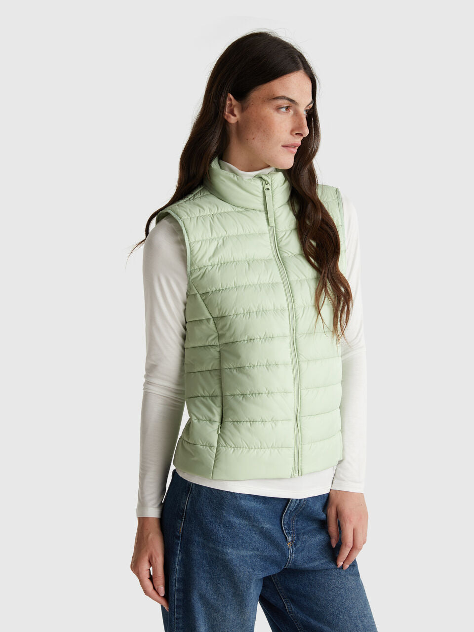 SLEEVELESS SLIM FIT JACKET WITH PADDING