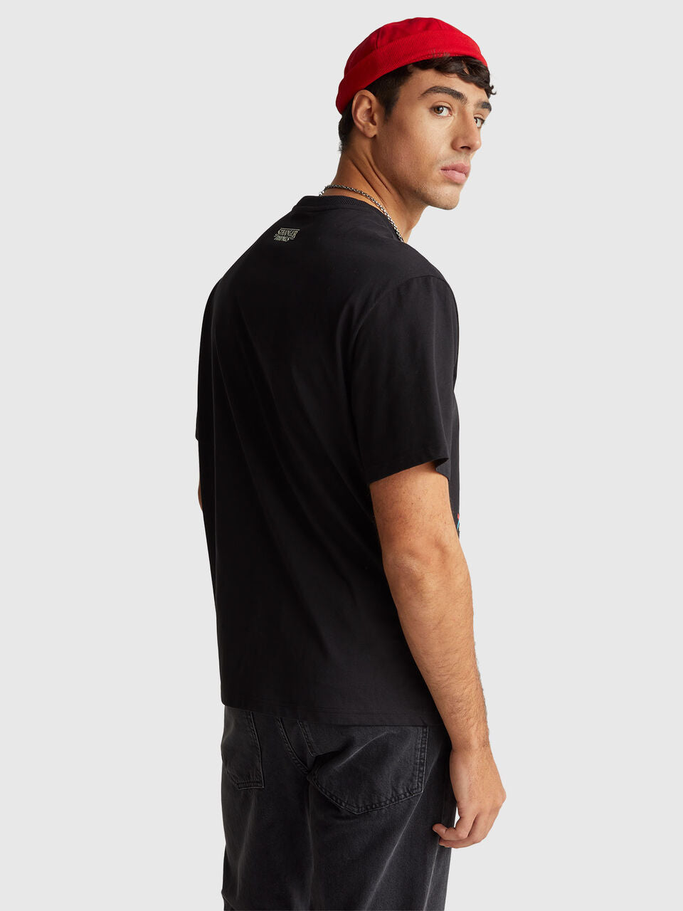 T-SHIRT WITH STRANGER THINGS PRINT